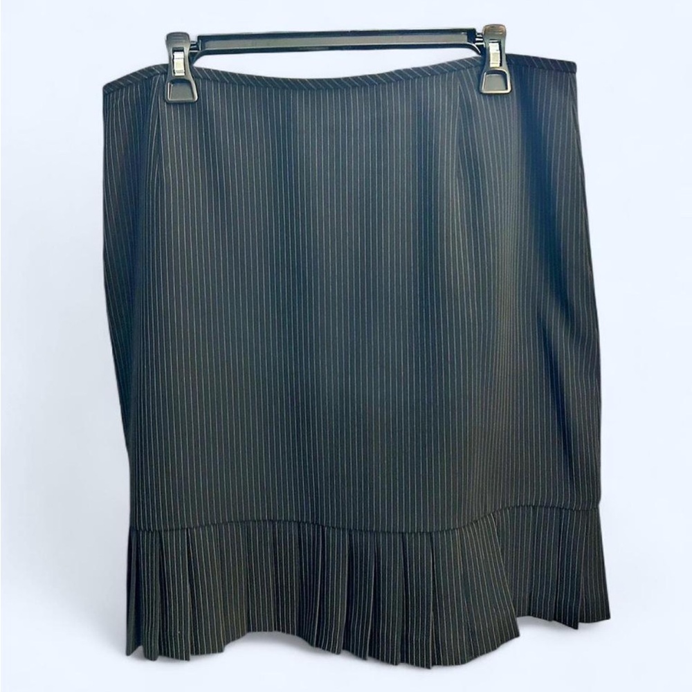 Tahari Arthur S. Levine Black Pinstripe Skirt Suit – Size 16P Petite - Picture 2 of 3